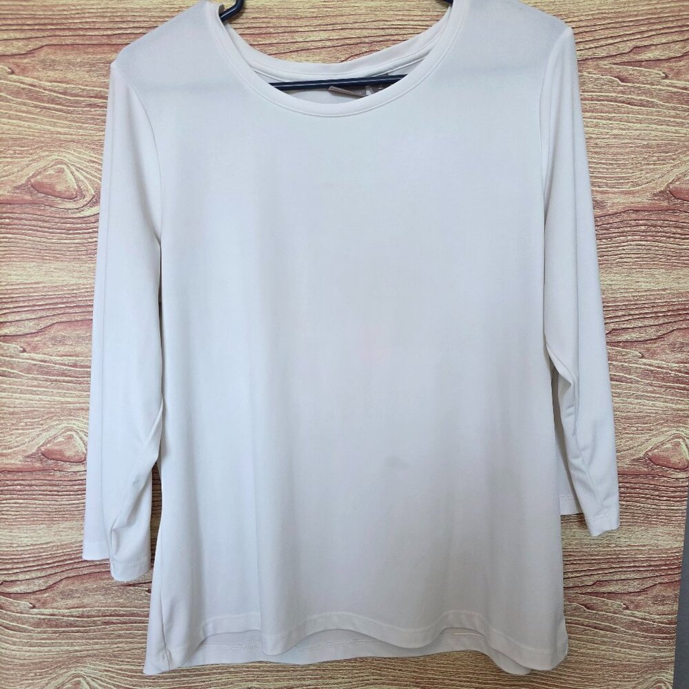 Chico’s size 2 (equivalent to a large) long-sleeve blouse